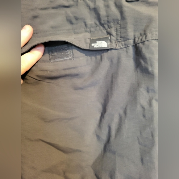 The North Face Men Grey Shorts, Size 36 - Picture 3 of 7